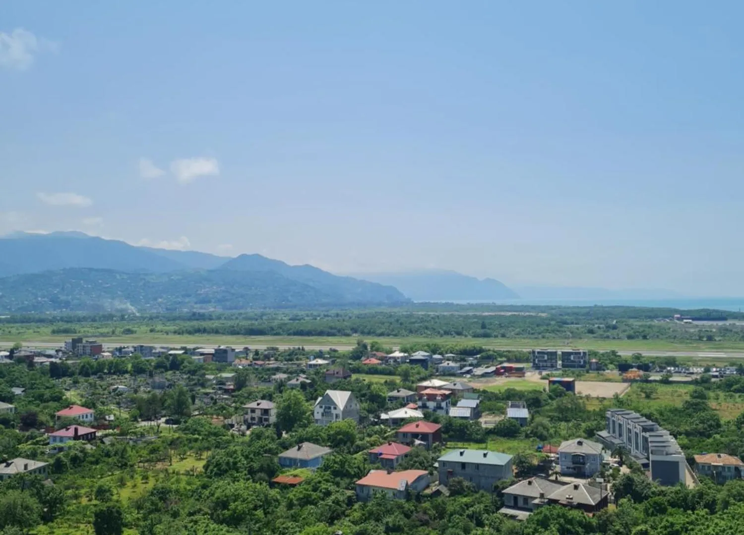 Panoramic #1 Sea Mountain View 1Br Apartment Living Room, Balcony, Kitchen 바투미 조지아
