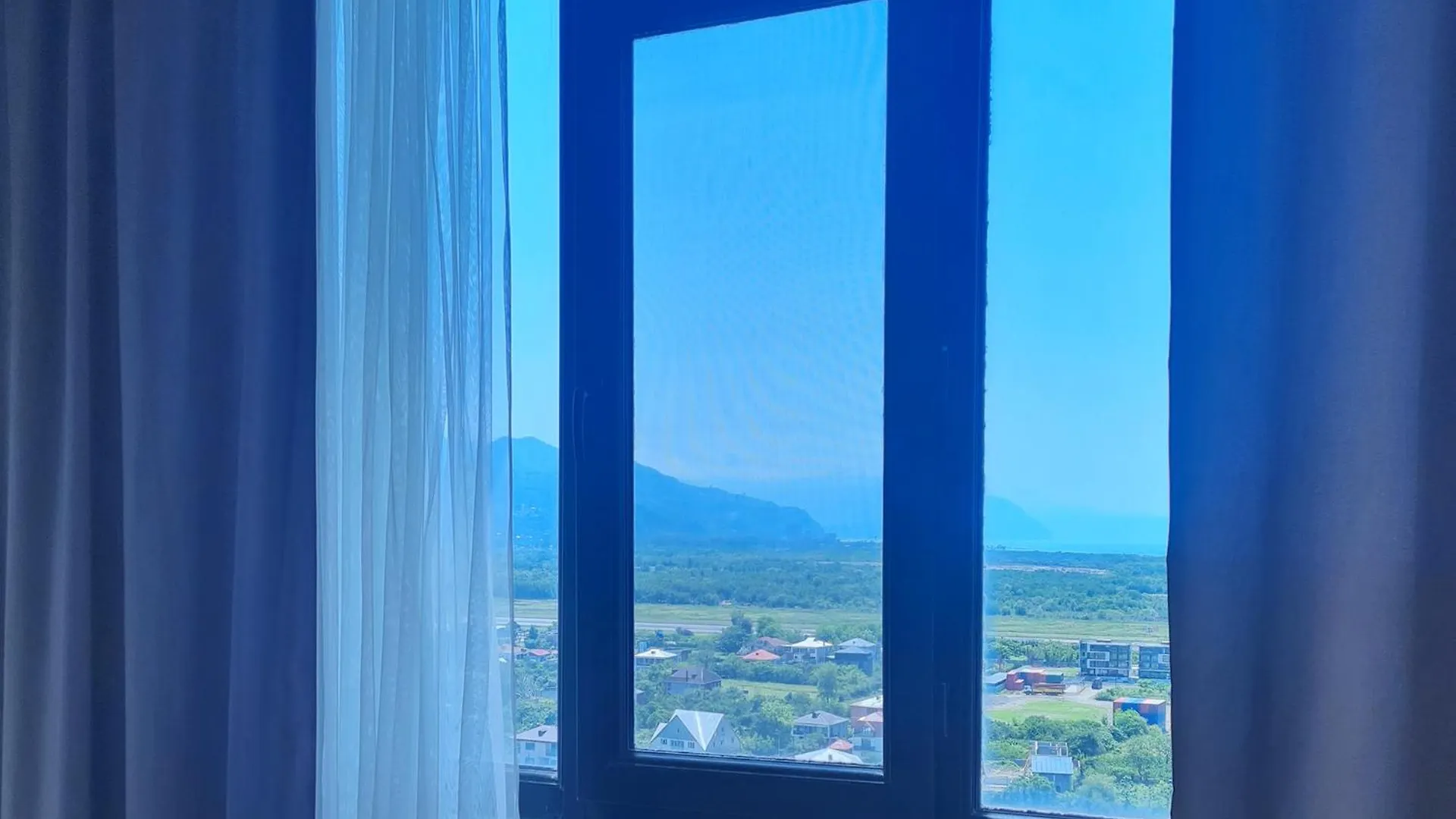 Panoramic #1 Sea Mountain View 1Br Apartment Living Room, Balcony, Kitchen 바투미 조지아