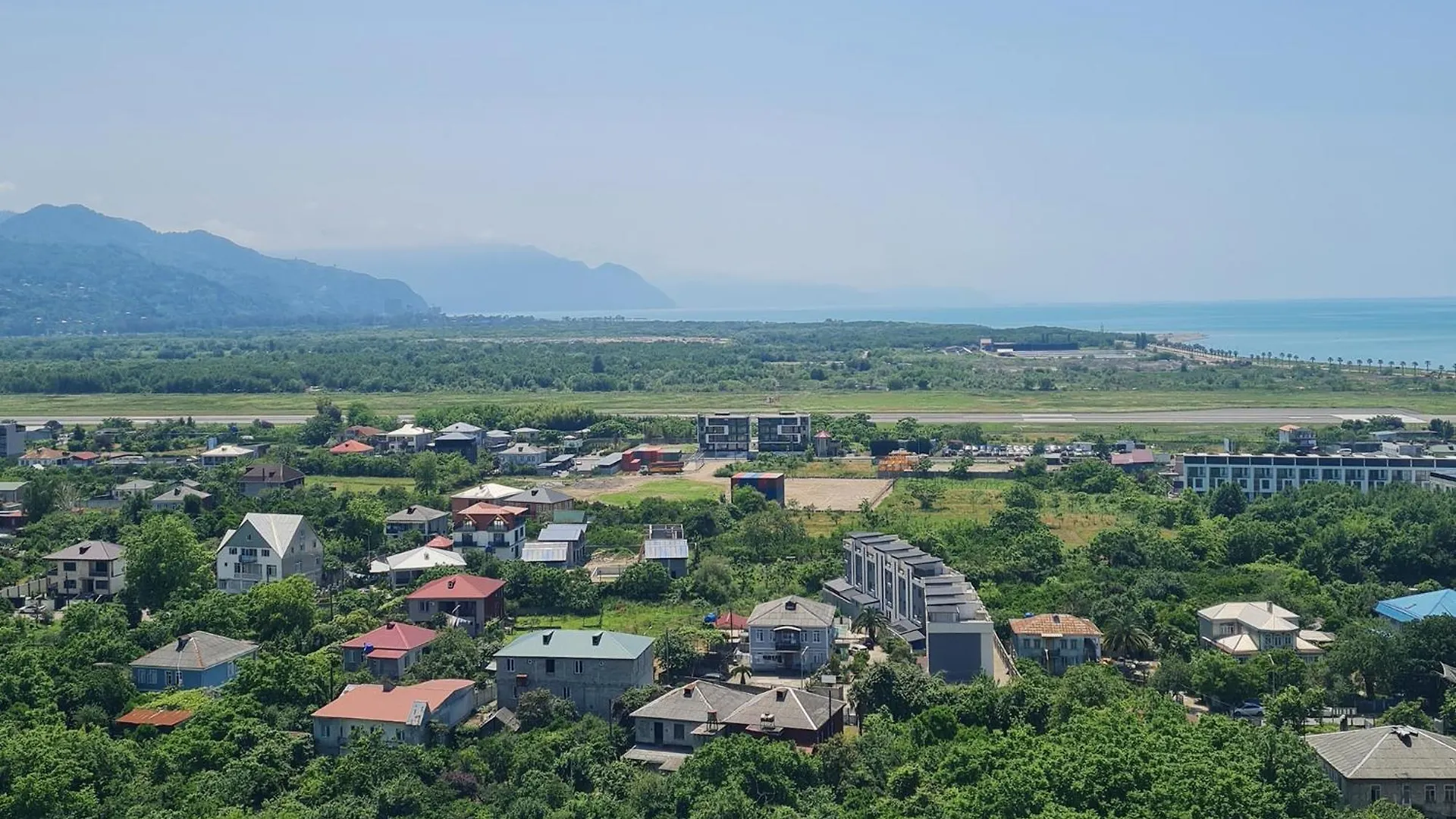 Panoramic #1 Sea Mountain View 1Br Apartment Living Room, Balcony, Kitchen 바투미 0*,  조지아