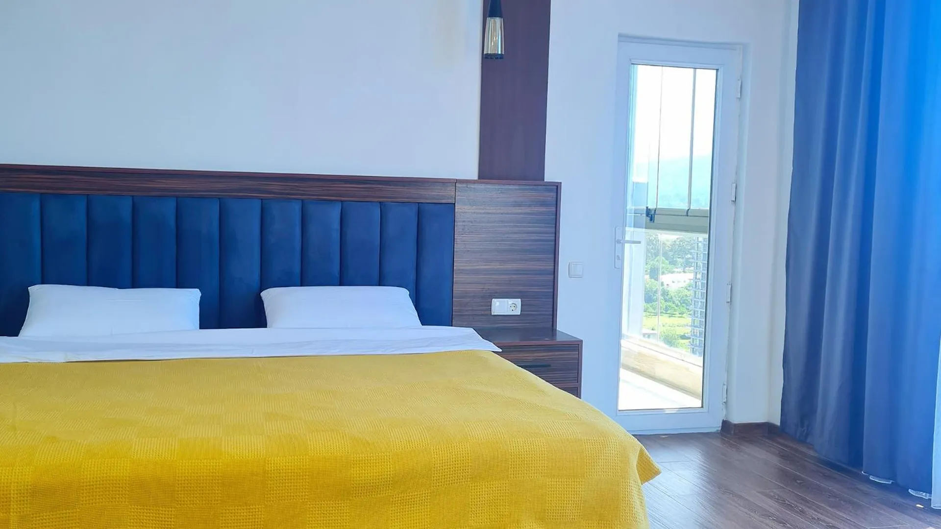 Panoramic #1 Sea Mountain View 1Br Apartment Living Room, Balcony, Kitchen 바투미